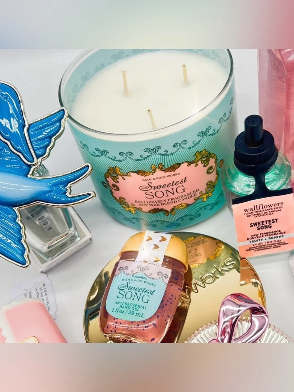 Bath & Body Works Sweetest Song 8 Pc Candle Wallflower Bow Gift Set